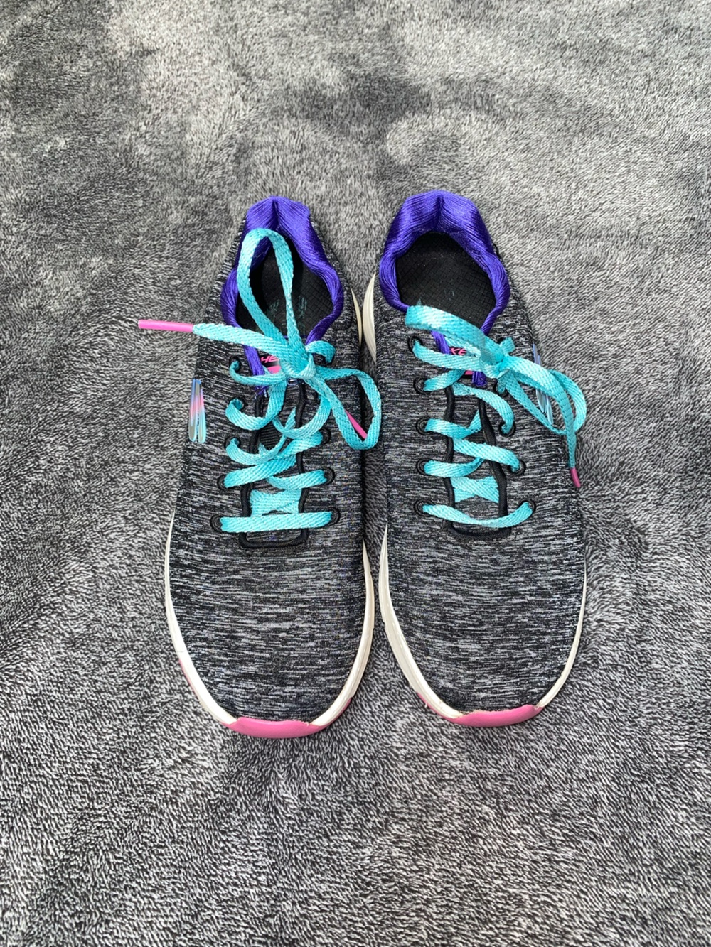 Skechers Arch Fit Women’s Sneakers Size 6.5 | Cute Summer Walking Tennis Shoes